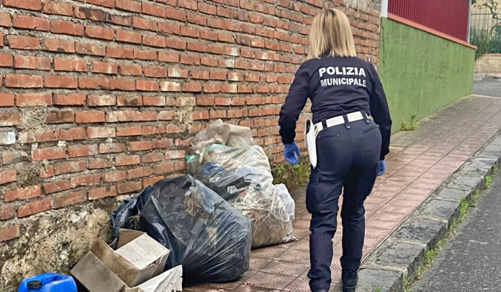 operazione raccolta differenziata