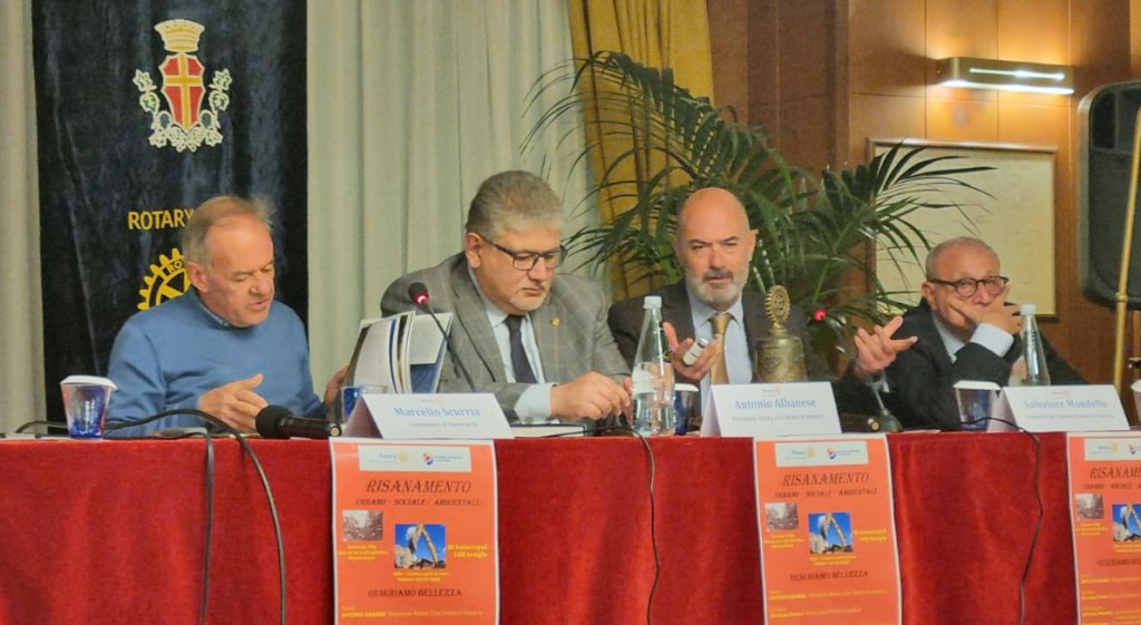 Il tavolo dei relatori