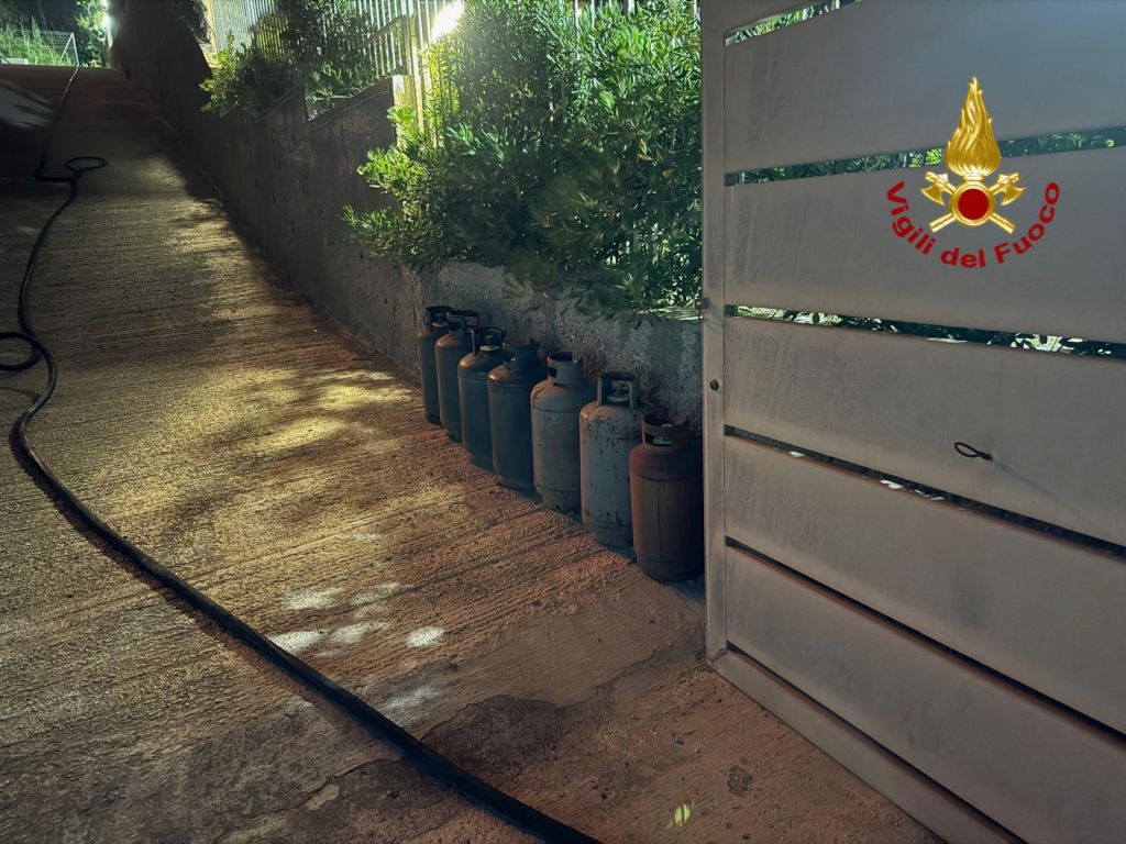 Fiamme tra Spartà e Acqualadrone