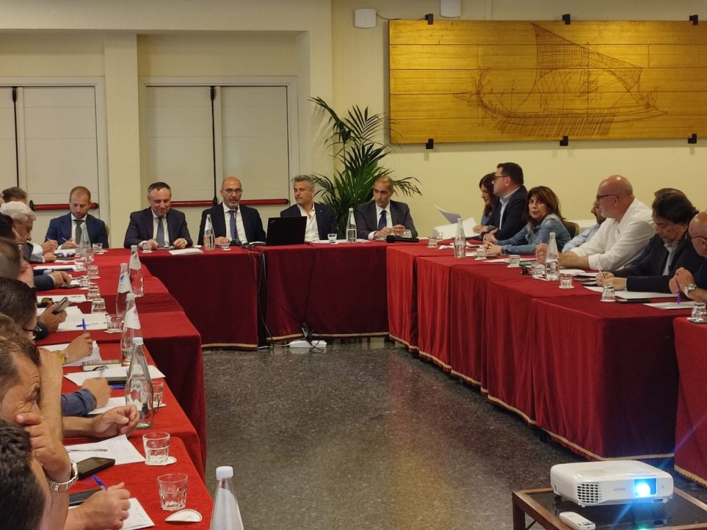 Milazzo raffineria investimenti e incontro sindacati