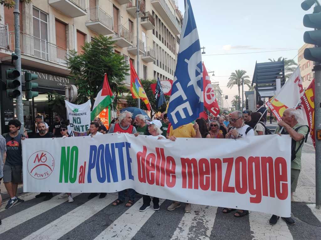 Corteo no ponte 10 agosto 2024