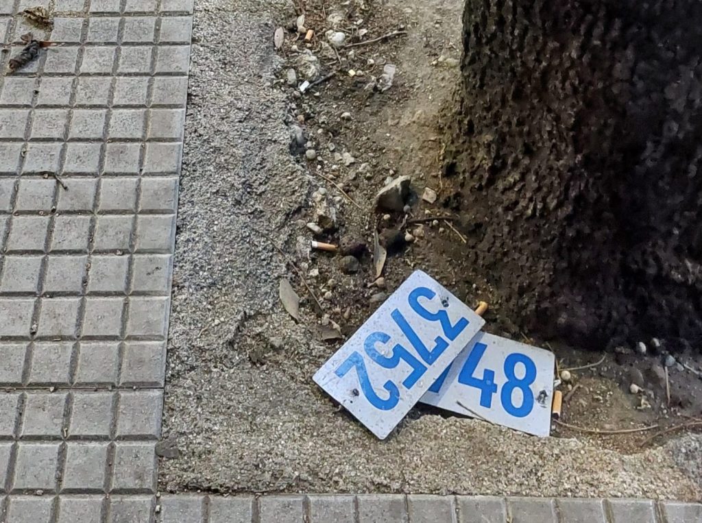 Targhette numeriche parcheggi