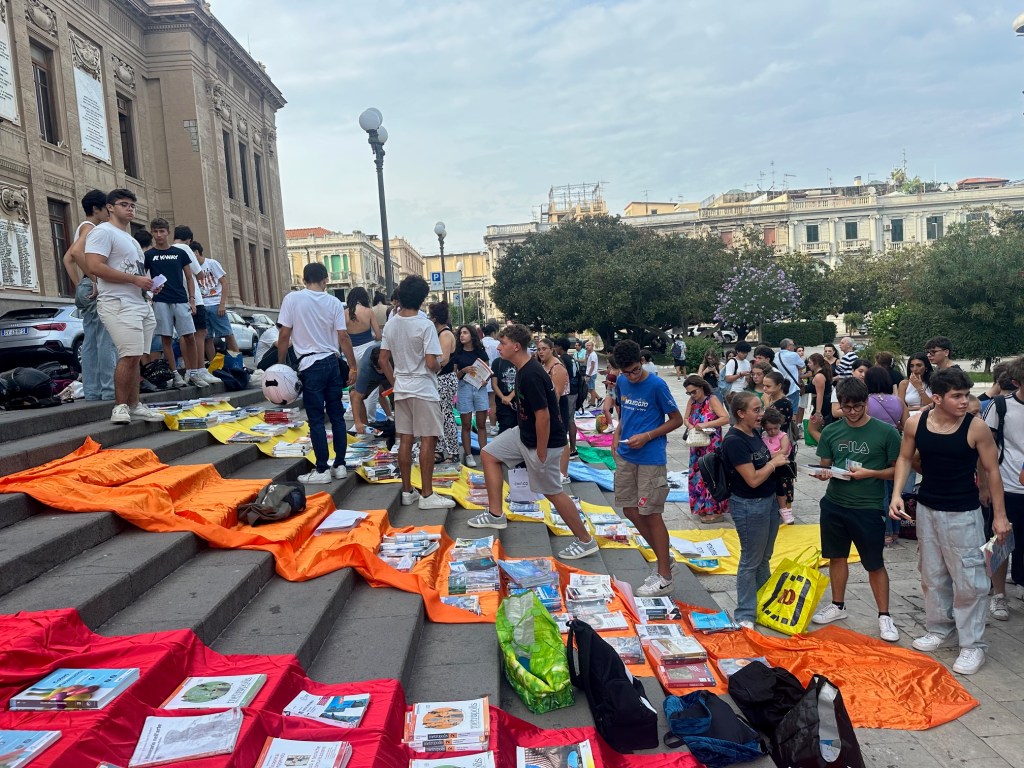 mercatino libro usato piazza municipio