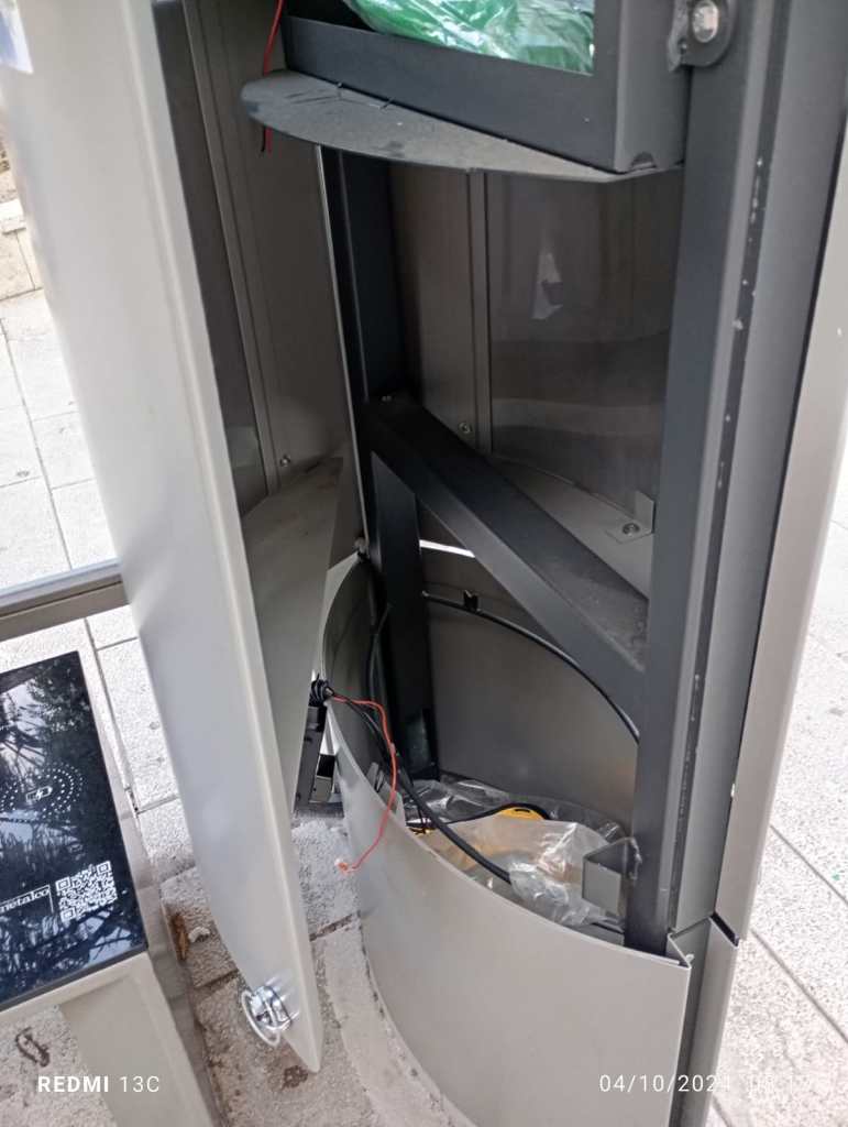 Defribillatore pensilina ATM