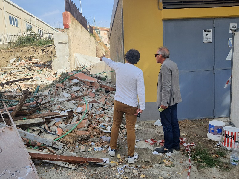 demolizioni via evemero