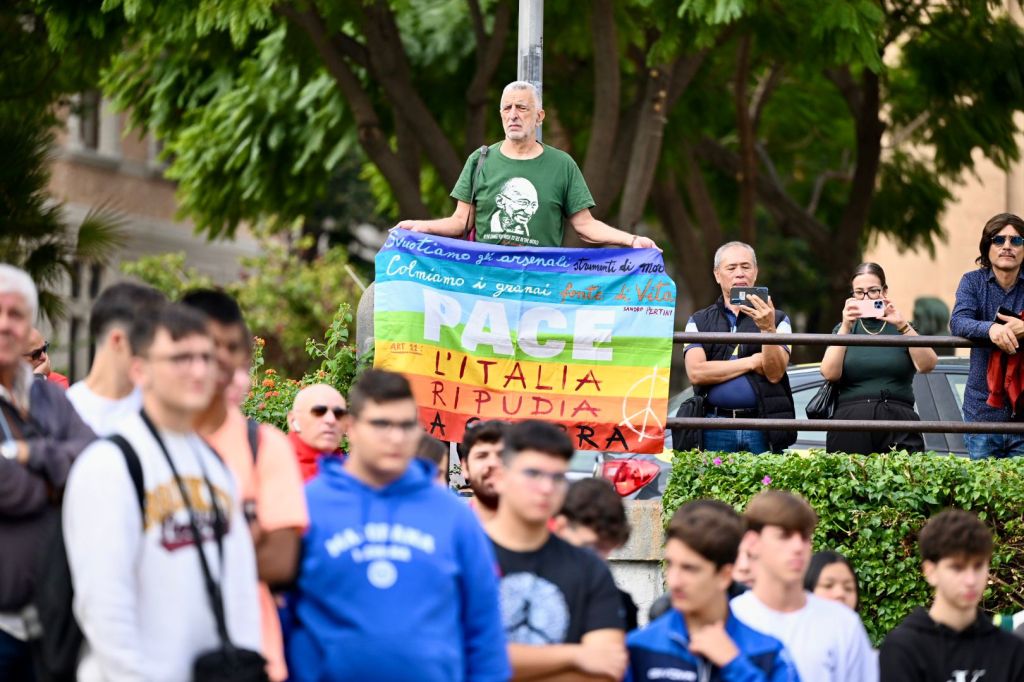 Renato Accorinti: "L'Italia ripudia la guerra"