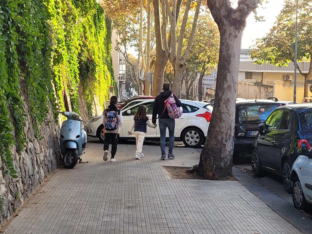 Parcheggio su marciapiedi via S.Giovanni di Malta