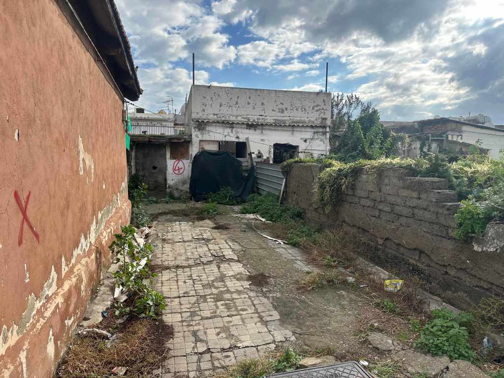 demolizione via taormina