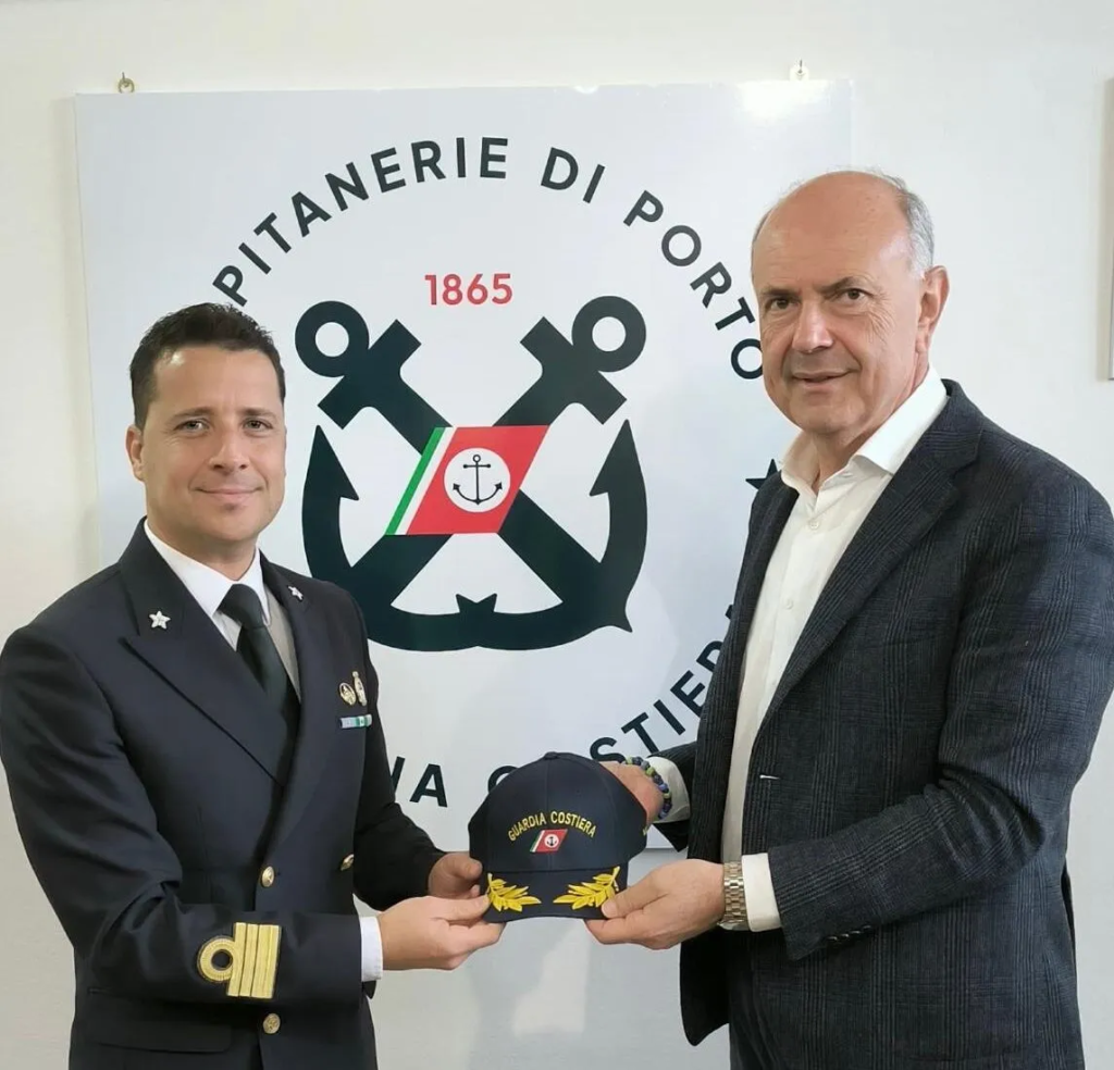 Milazzo, il sindaco alla capitaneria di porto per discutere dei portuali