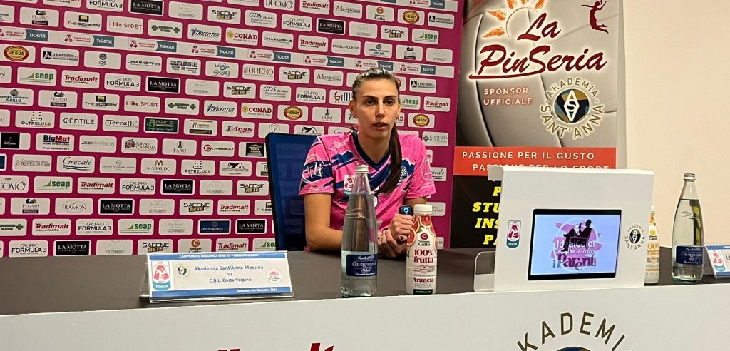 simona buffo in sala stampa