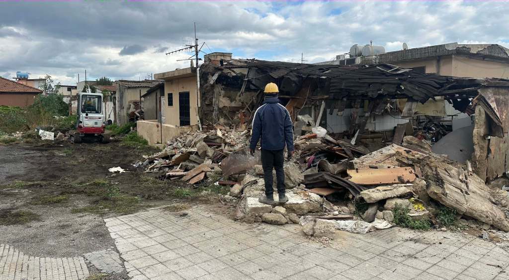 demolizione via taormina