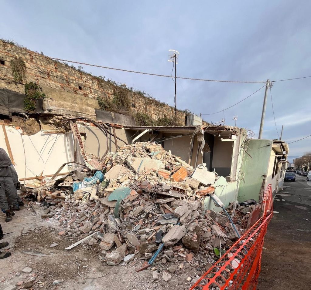 Da 30 anni in via Rosso da Messina una cabina Enel