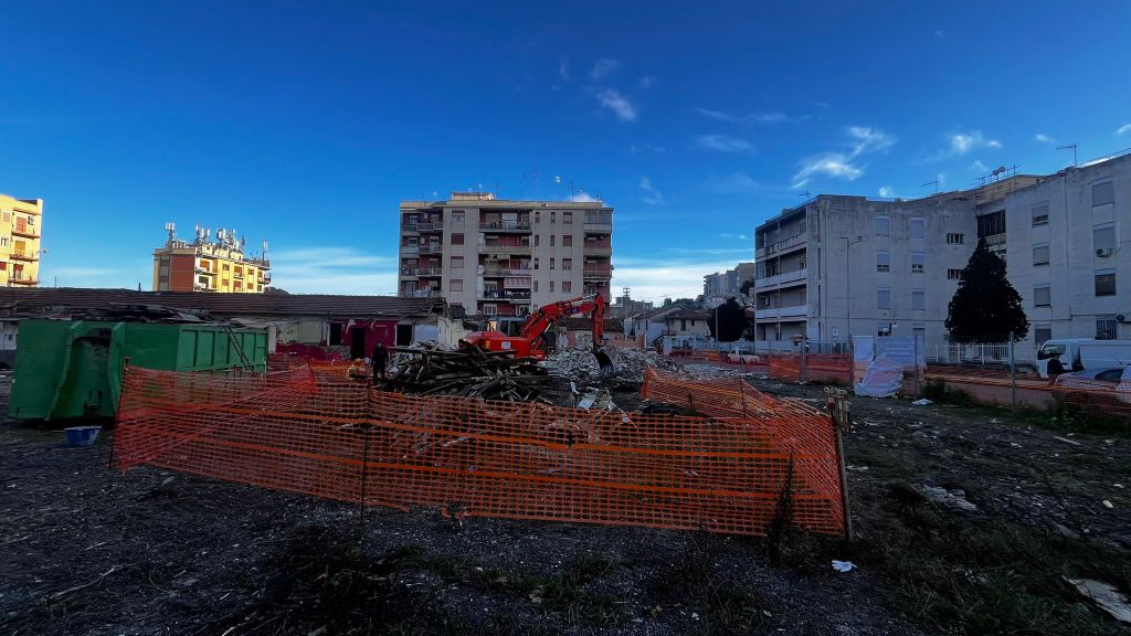 Demolizione lavori Camaro Sottomontagna