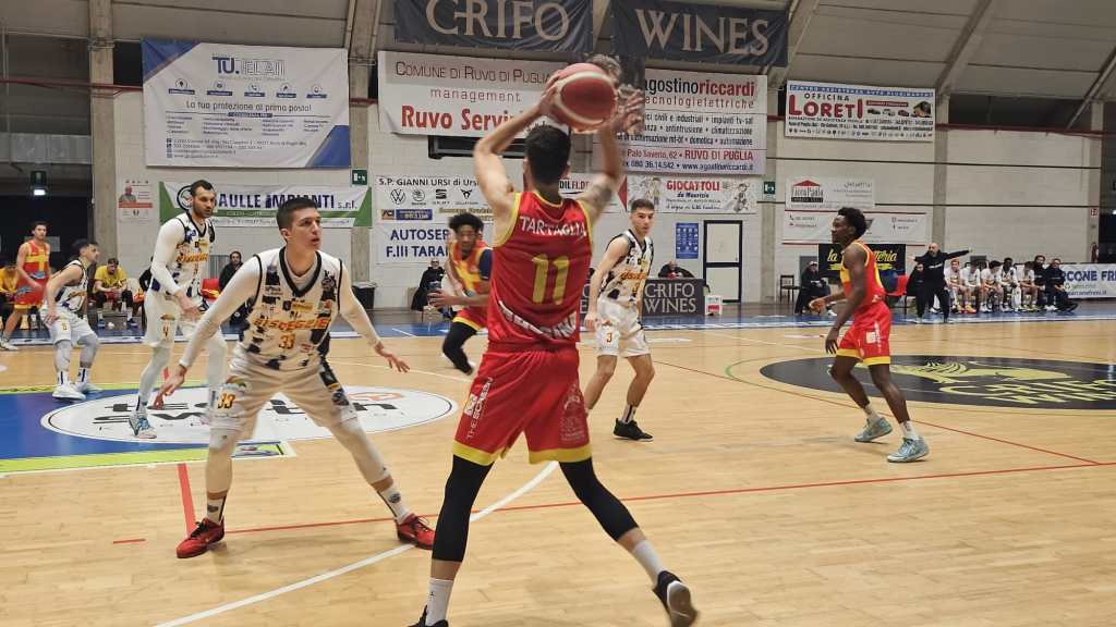 tartaglia batte rimessa per basket school messina