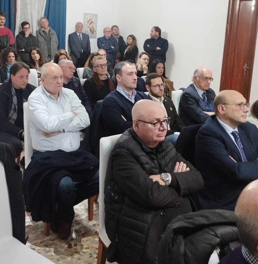 Pubblico a Messina per Calenda