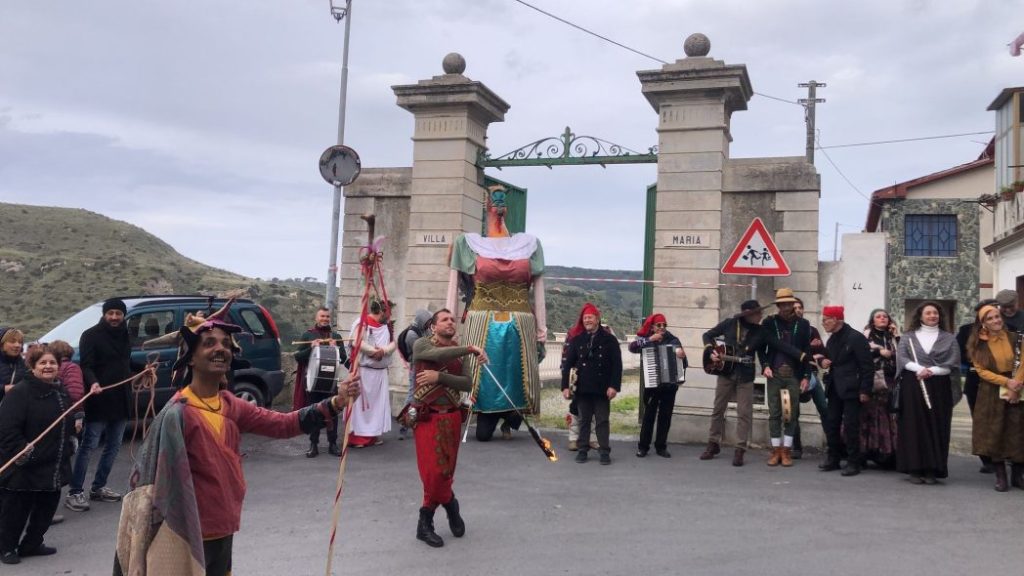 Mamma Drava carnascialata a Salice