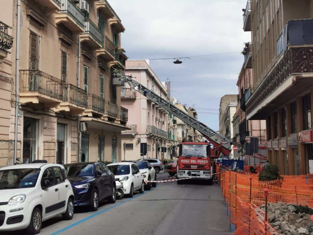 crollo facciata via dei mille