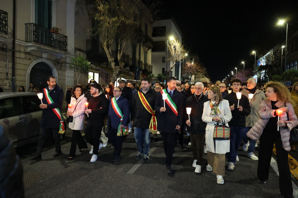 Una città unita per Sara