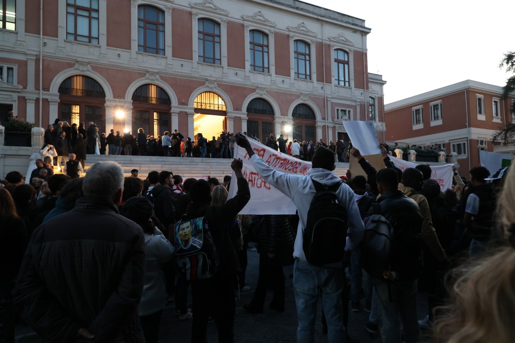 Una città unita per Sara