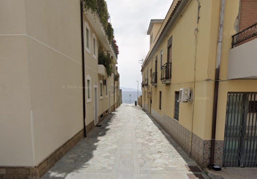 accesso spiaggia messina sud