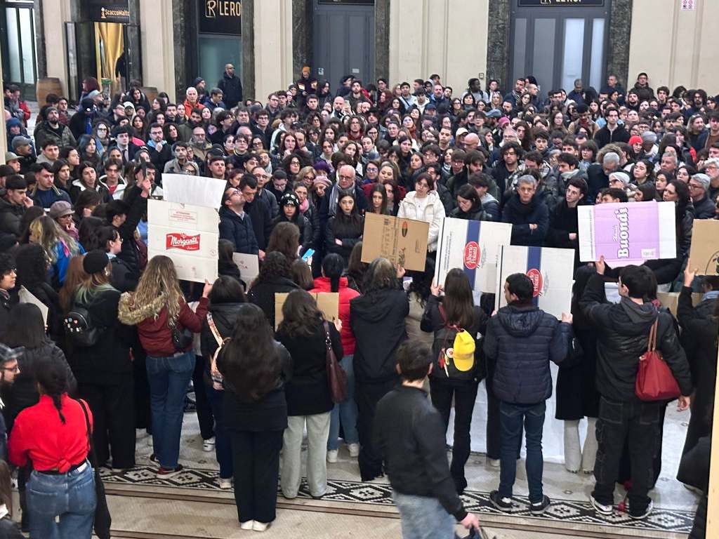 galleria manifestazione per sara