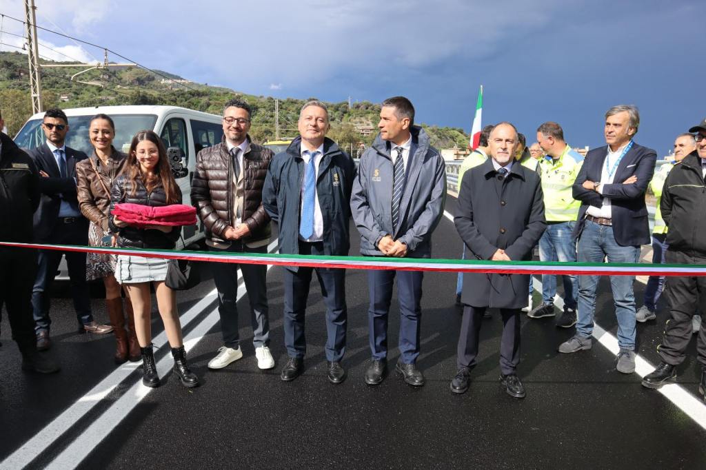 inaugurazione ponte Fiumedinisi