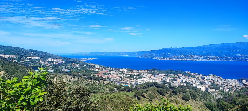 Lo Stretto di Messina da Forte San Jachiddu