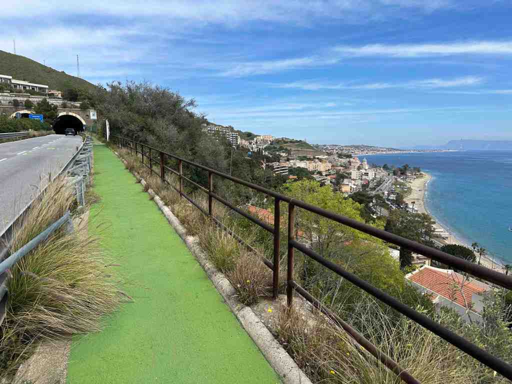 percorso pedonale verde panoramica