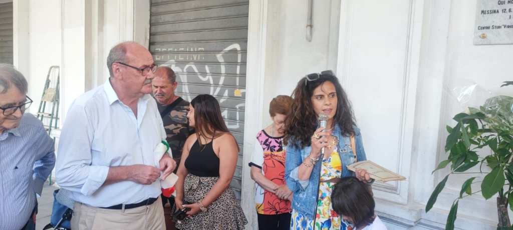 "Qui visse Attilio Salvatore", lapide in piazza Lo Sardo