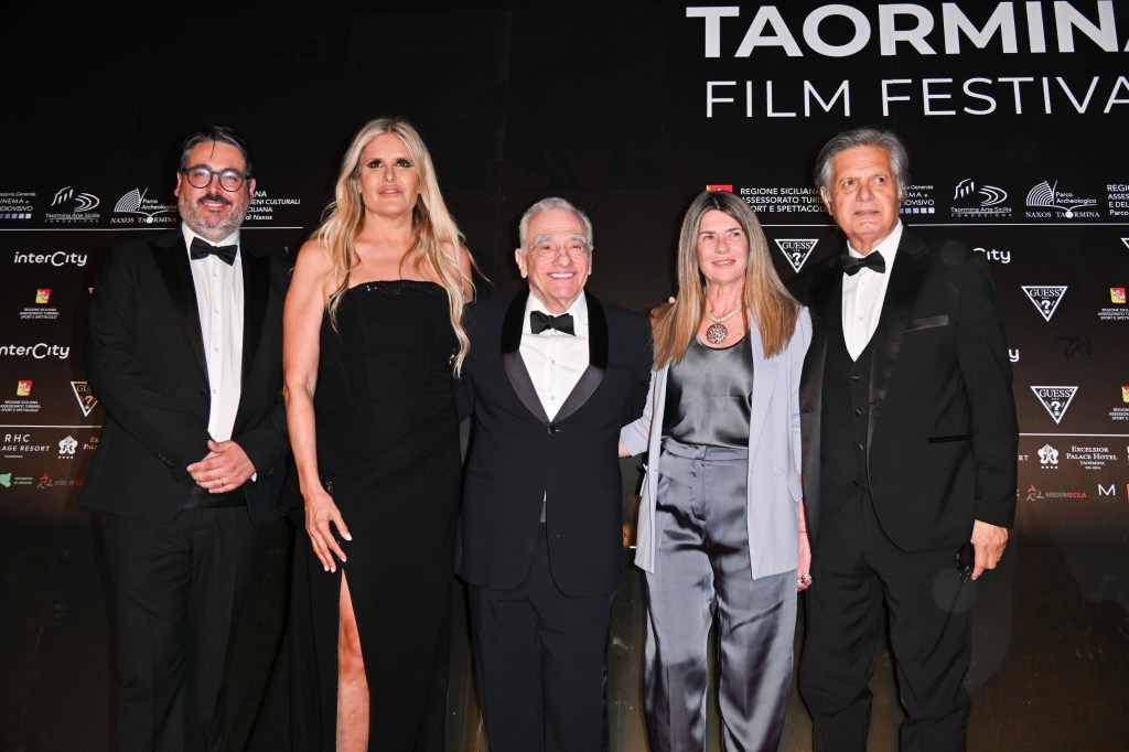 Martin Scorsese con Amata e organizzatori Taormina Film Fest 