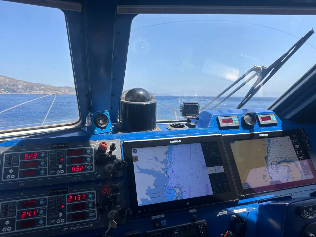 motovedetta guardia costiera foto