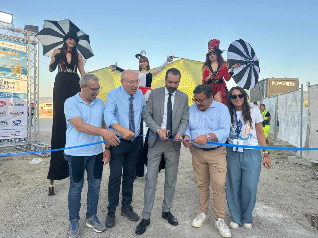 Messina street fish 2025