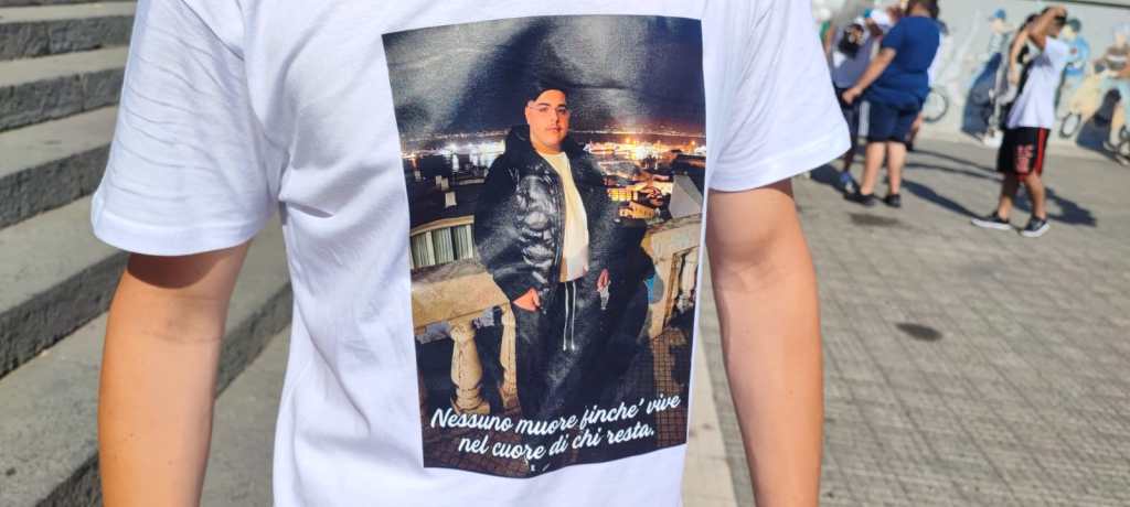 funerali gabriele cavò maglietta