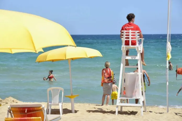 Milazzo, bambino salvato dai bagnini di Milazzo