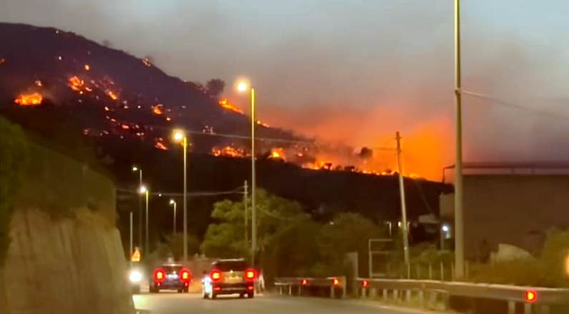 messina emergenza incendi rientrata