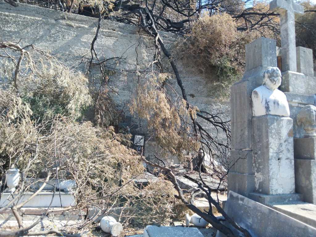 Cimitero di Pezzolo dopo incendio