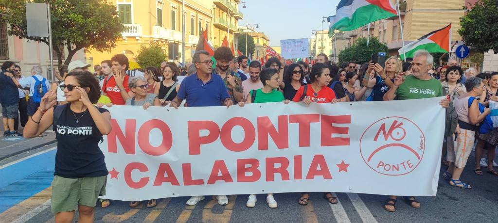 Corteo no ponte 2025