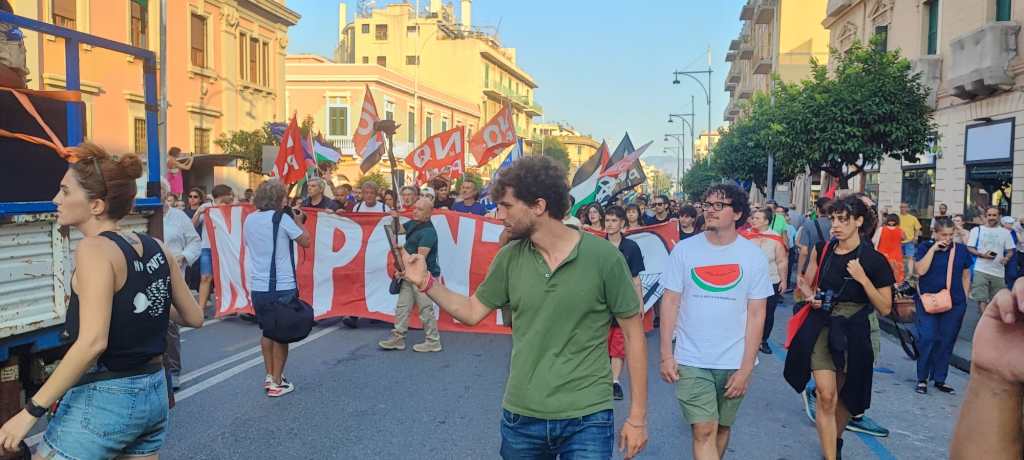 corteo no ponte 2025