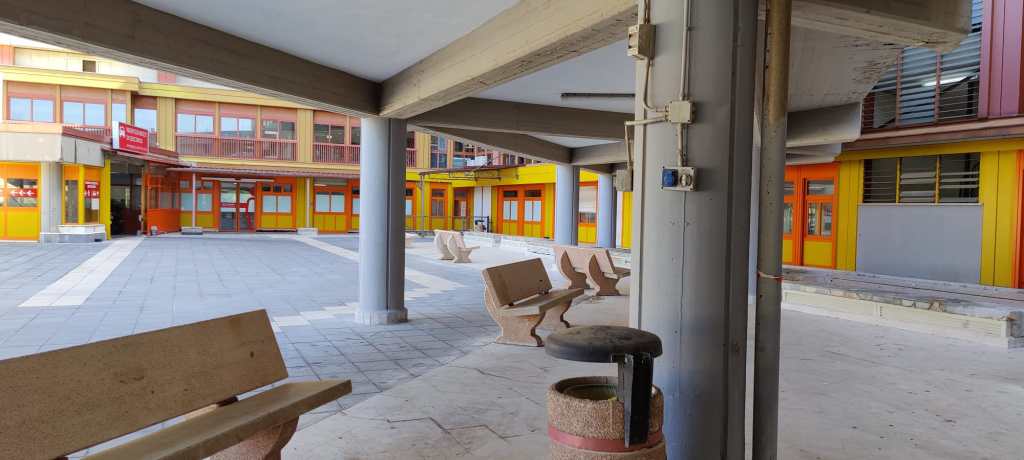 Papardo Foto di sabato 7 giugno Dettaglio porta chiusa al 3 piano