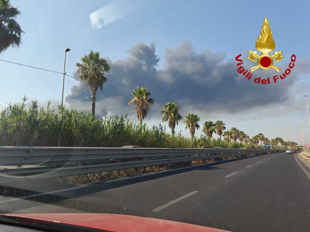 Incendio a Catania 