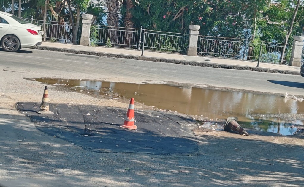 Pozzanghera in strada