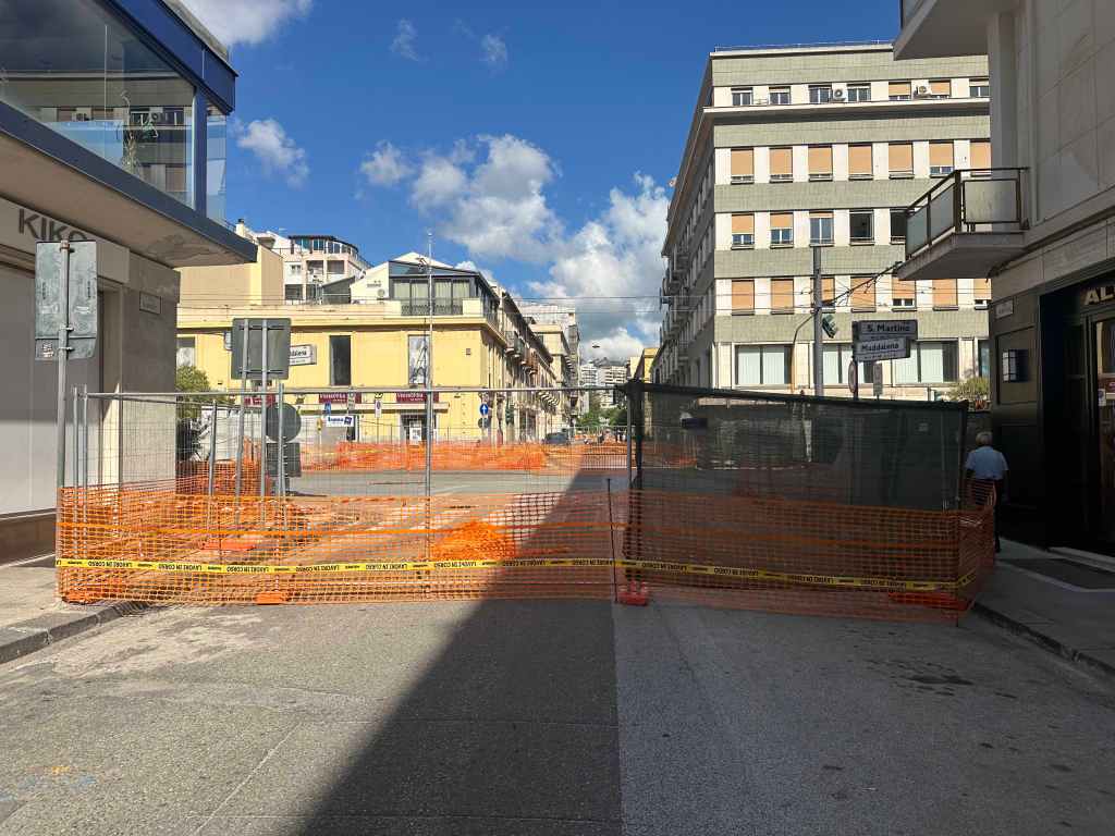 isola pedonale chiusura via Maddalena 