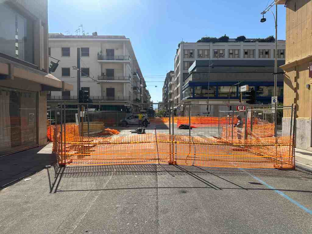 isola pedonale chiusura via Maddalena 