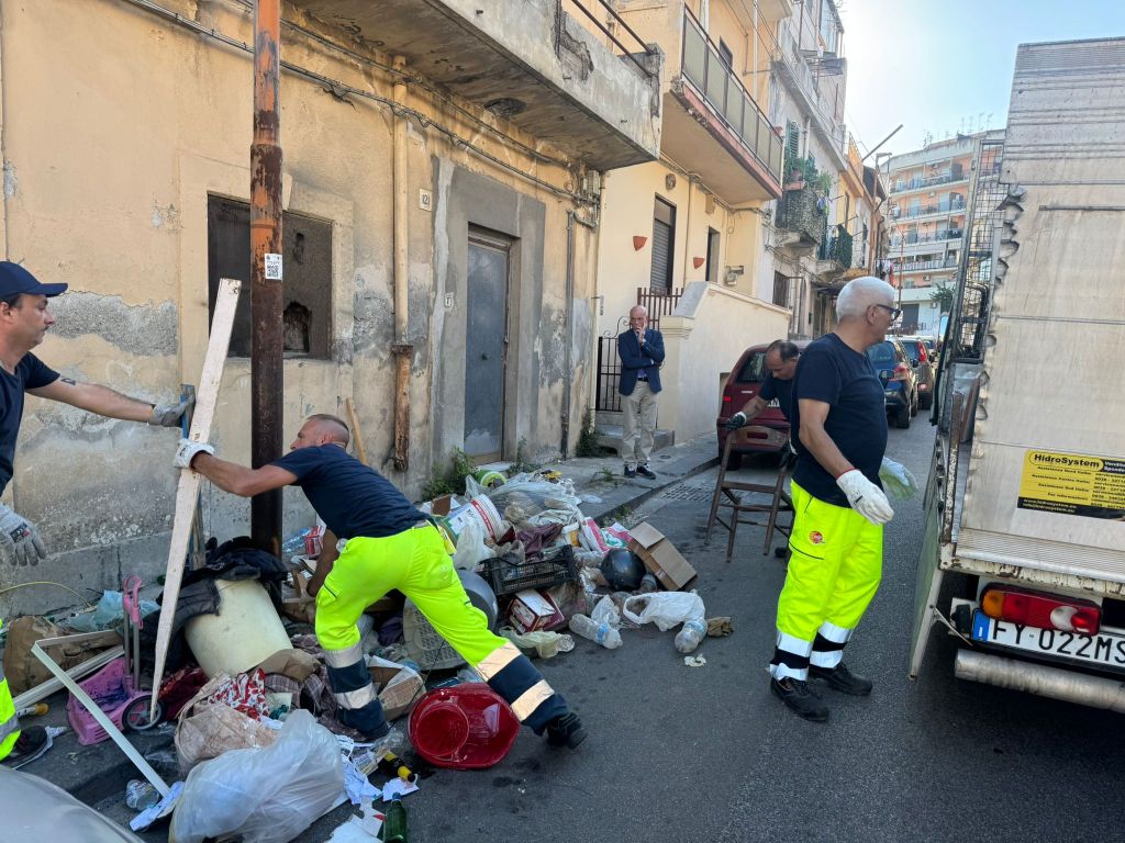 Discariche abusive, Messina Servizi a Villaggio Santo