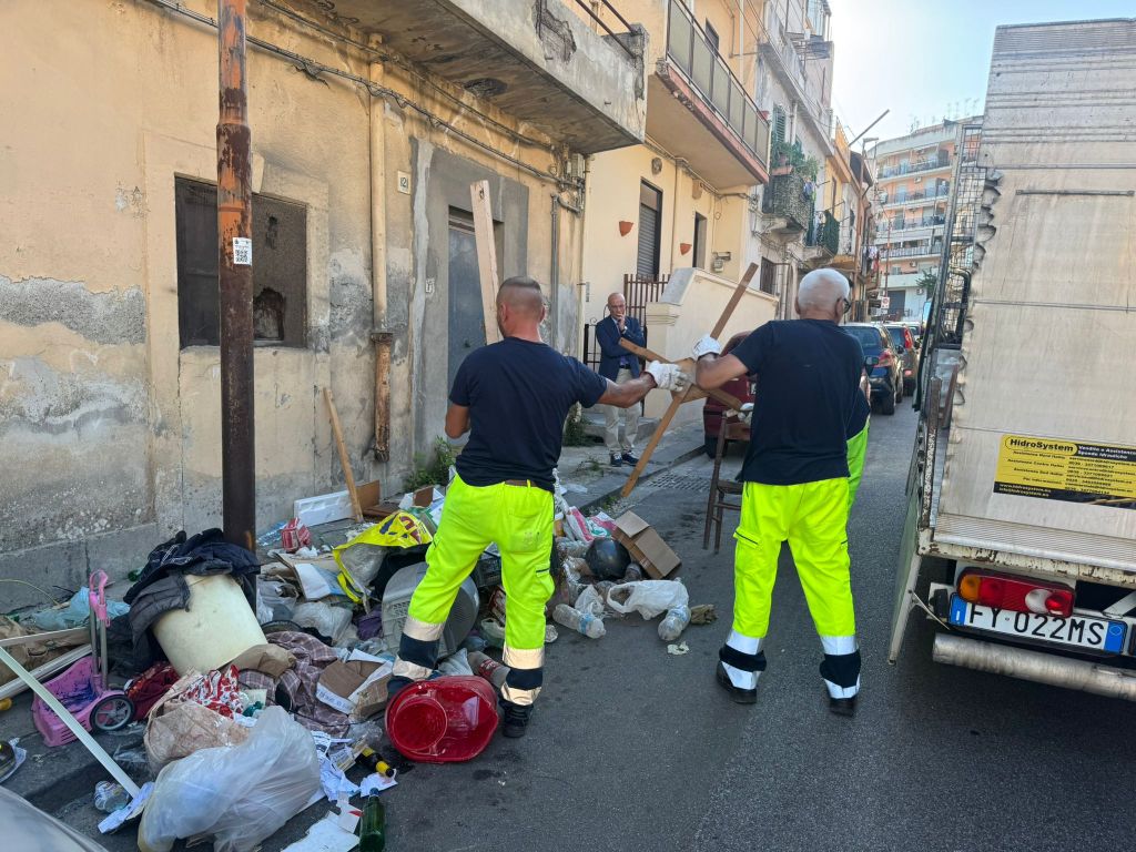 Discariche abusive, Messina Servizi a Villaggio Santo