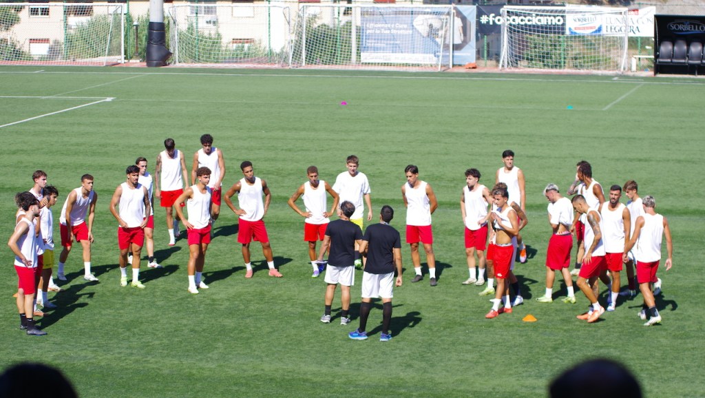 squadra con allenatore allenamento acr messina