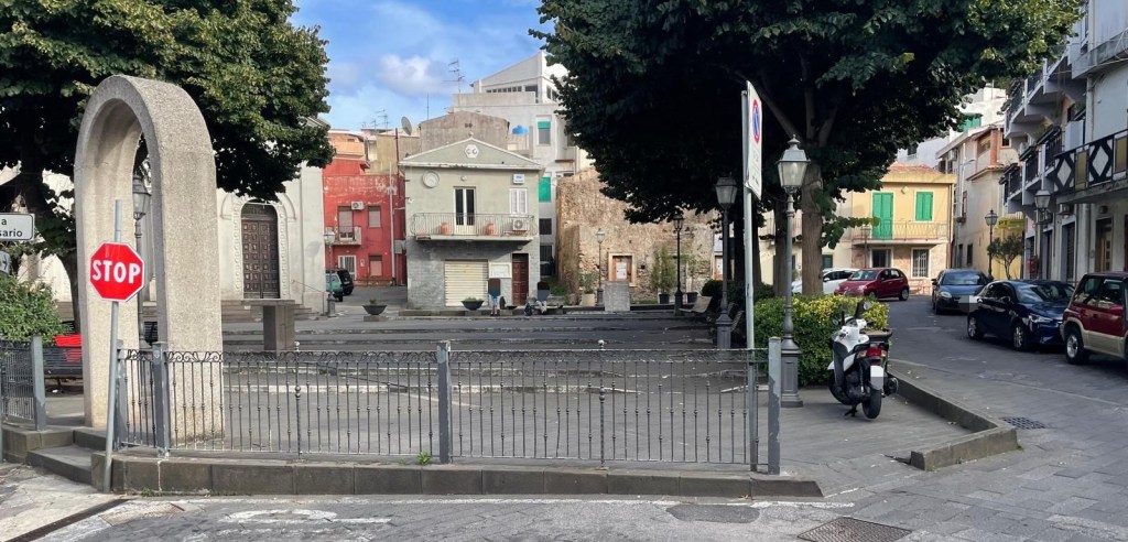 piazza SS Rosario Castanea