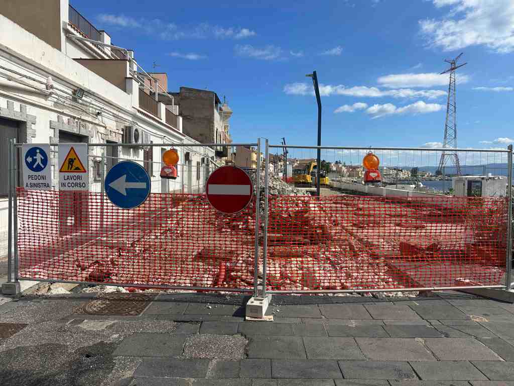 lavori fermi torre faro