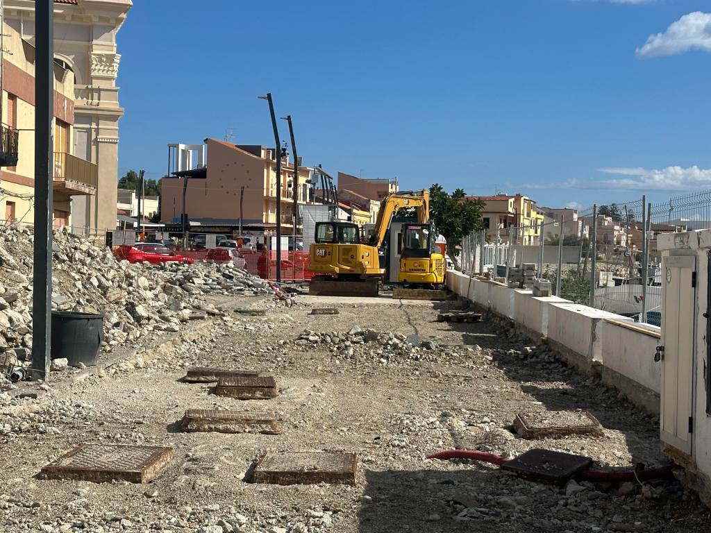lavori fermi torre faro