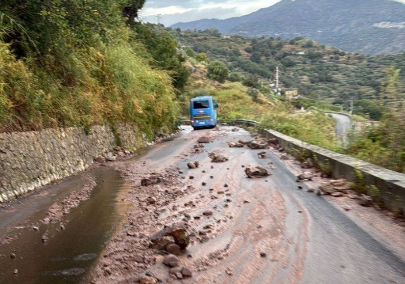 alluvione messinese. riaperti sottopassi e statale, forza d'agrò senz'acqua